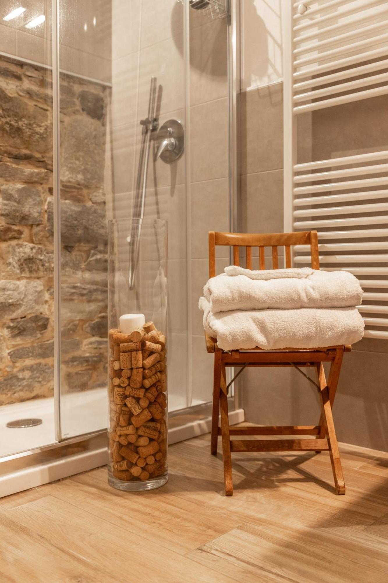 Il Riccio Di Ricciano Bed & Breakfast Casale Corte Cerro Exterior foto